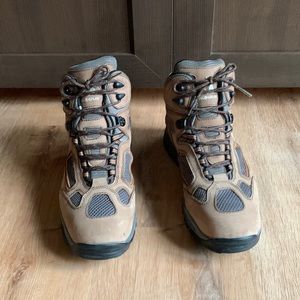 Vasque men’s boots size 13M